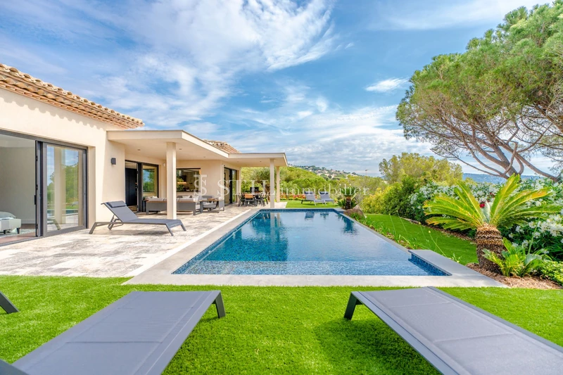 Location saisonnière villa Sainte-Maxime  Villa Sainte-Maxime Proche plages,  Location saisonnière villa  5 chambres   290&nbsp;m&sup2;