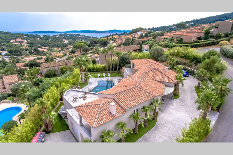 Location saisonnière villa Sainte-Maxime  Villa Sainte-Maxime  Location saisonnière villa  5 chambres   300&nbsp;m&sup2;