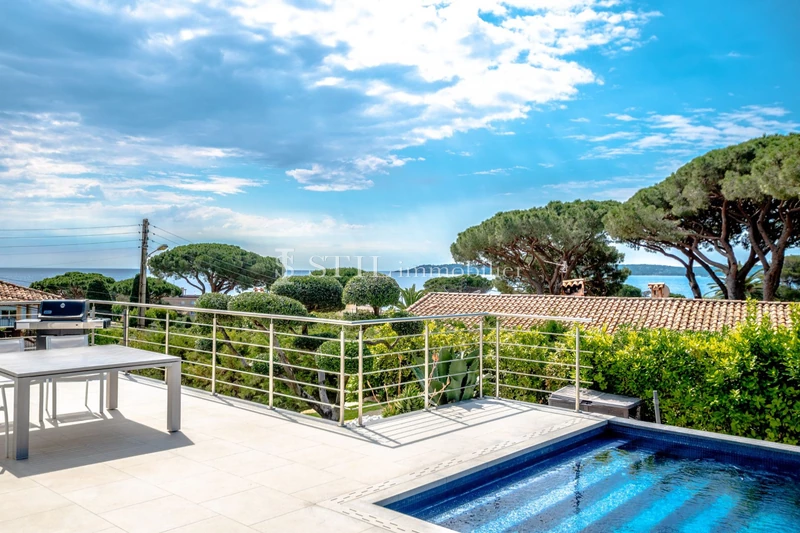 Location saisonnière villa Sainte-Maxime  Villa Sainte-Maxime  Location saisonnière villa  3 chambres   200&nbsp;m&sup2;