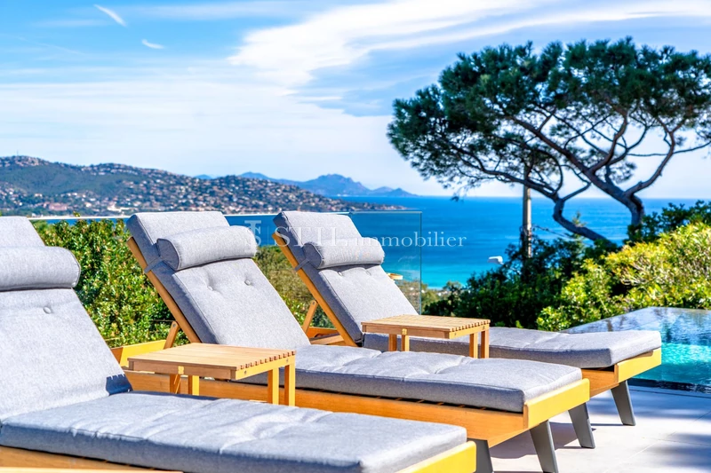 Location saisonnière villa Sainte-Maxime  Villa Sainte-Maxime Sémaphore,  Location saisonnière villa  4 chambres  
