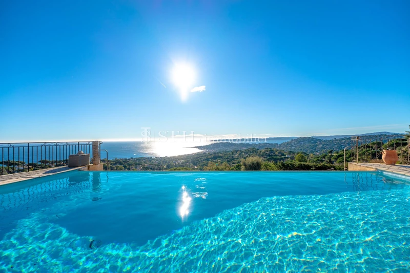 Vente villa Sainte-Maxime  Villa Sainte-Maxime   achat villa  4 chambres   350&nbsp;m&sup2;
