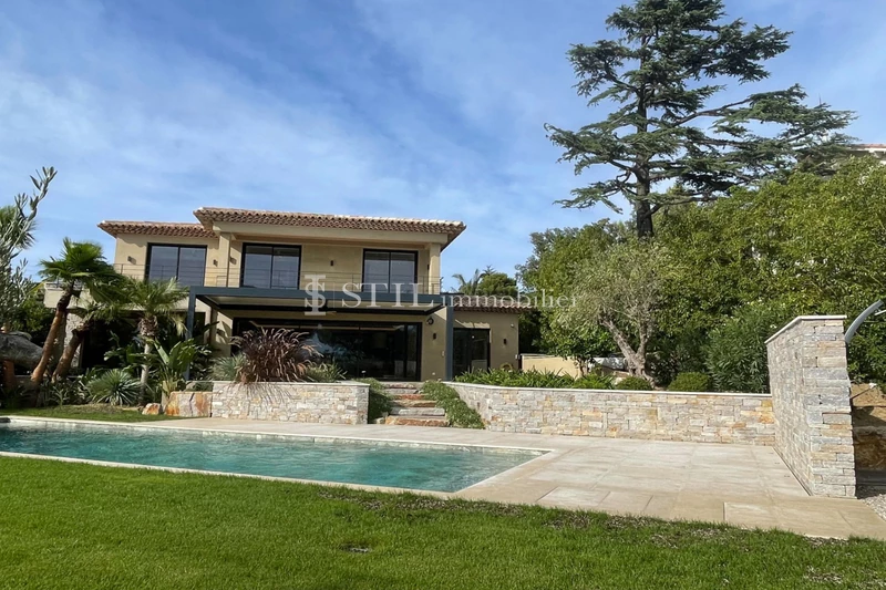 Vente villa Sainte-Maxime  Villa Sainte-Maxime   to buy villa  5 bedroom   350&nbsp;m&sup2;