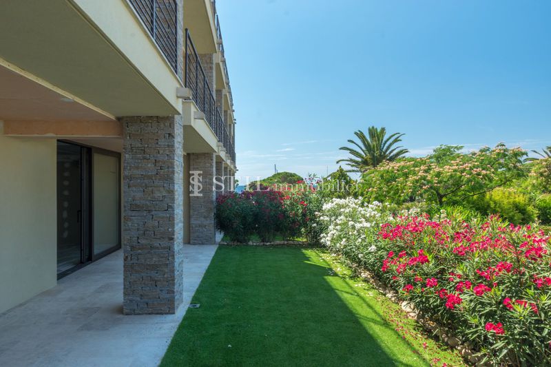 Photo Apartment Les Issambres Bord de mer, New apartment 3 rooms 59 m²
