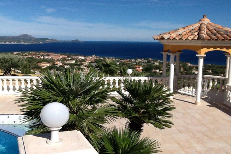 Photo Villa Roquebrune-sur-Argens achat villa 8 chambres 760 m²