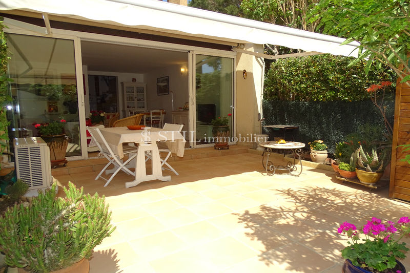 Photo Apartment Sainte-Maxime Proche centre-ville, to buy apartment 2 rooms 40 m²
