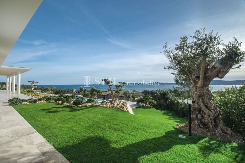 Neuf villa Grimaud  Villa Grimaud Proche plages,  Neuf villa  4 chambres   350&nbsp;m&sup2;