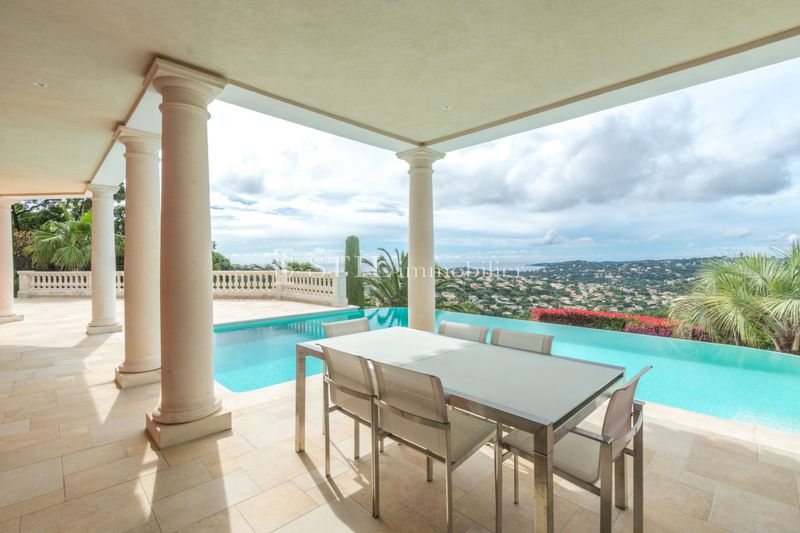 Vente villa Sainte-Maxime  Villa Sainte-Maxime   achat villa  3 chambres   200&nbsp;m&sup2;