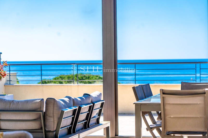 Vente villa sur le toit Les Issambres  Villa sur le toit Les Issambres Bord de mer,   achat villa sur le toit  4 pièces   177&nbsp;m&sup2;