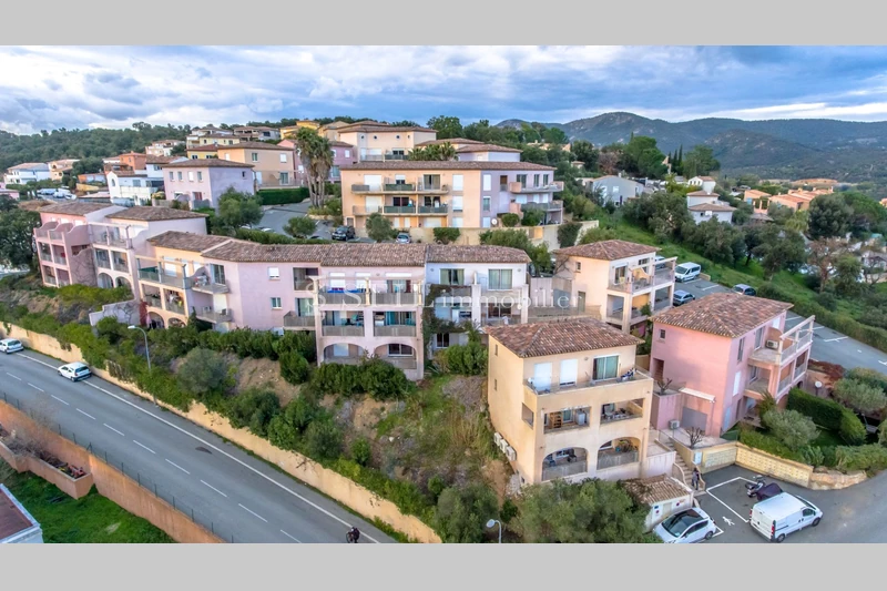 Vente immeuble Sainte-Maxime  Building Sainte-Maxime   to buy building   150&nbsp;m&sup2;