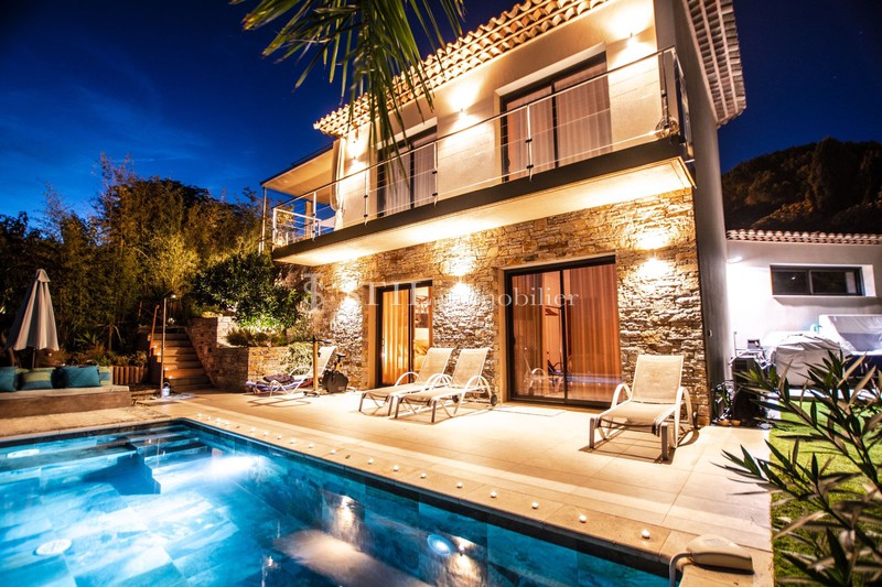 Vente villa Sainte-Maxime  Villa Sainte-Maxime   achat villa  4 chambres   226&nbsp;m&sup2;