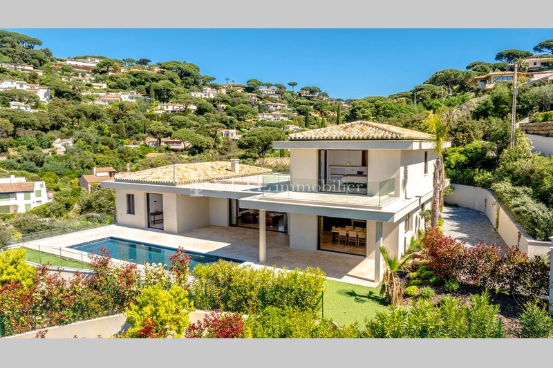 Vente villa Sainte-Maxime  Villa Sainte-Maxime   achat villa  4 chambres   370&nbsp;m&sup2;