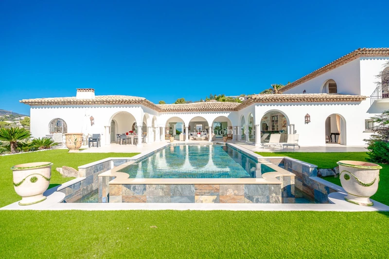 Vente villa Les Issambres  Villa Les Issambres Proche plages,   achat villa  5 chambres   350&nbsp;m&sup2;