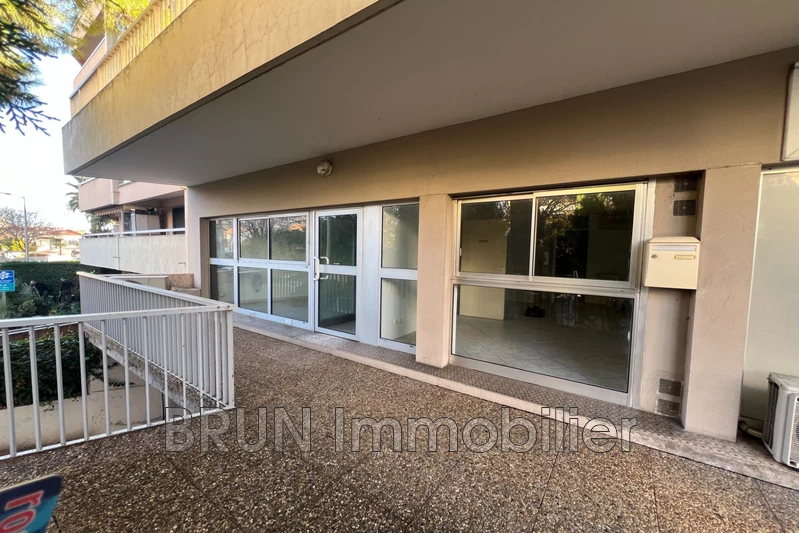 Murs local professionnel Antibes Proche centre,  Professionnel murs local professionnel   80&nbsp;m&sup2;