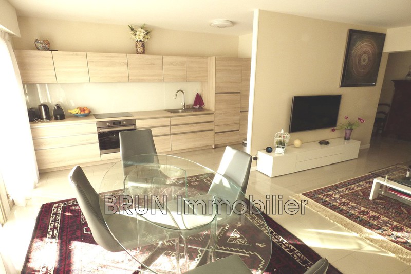 Photo Apartment Juan-les-Pins Centre et plages, to buy apartment 3 rooms 78 m²