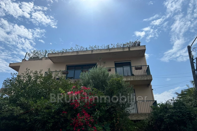 Vente dernier étage Antibes  