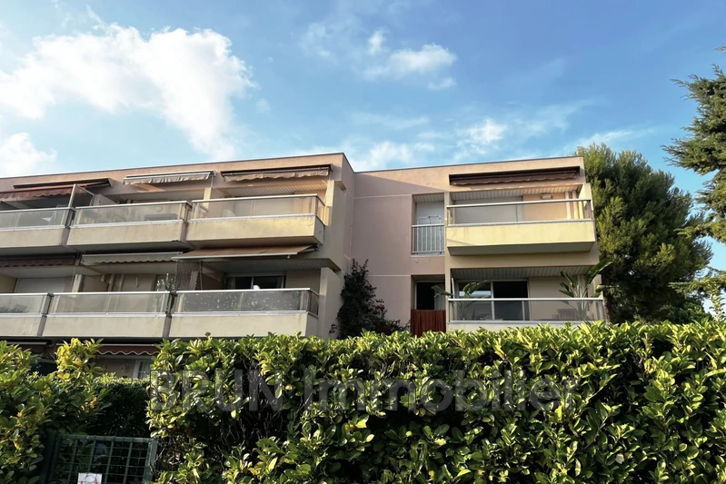 Studio cabine Golfe-Juan Proche mer,   to buy studio cabine  1 room   24&nbsp;m&sup2;