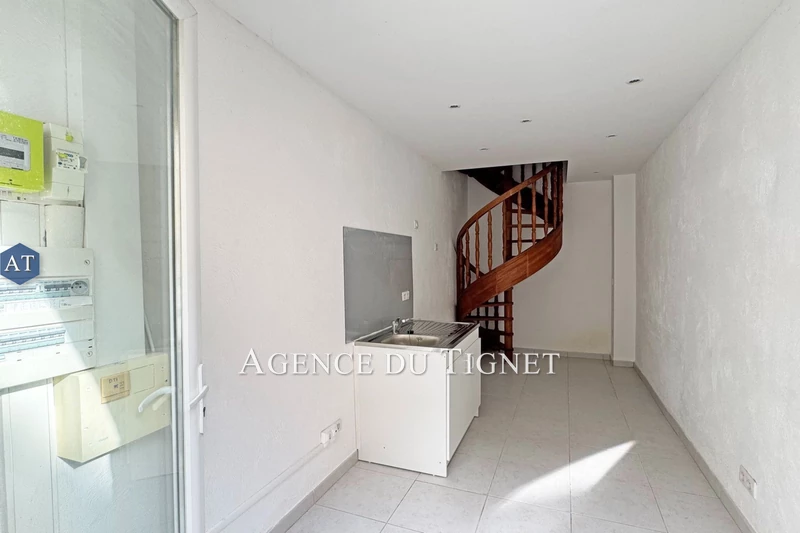 vente Maison remise Saint-cézaire-sur-siagne Village Remise Saint-Cézaire-sur-Siagne Village, achat remise 2 pièces 18 m²