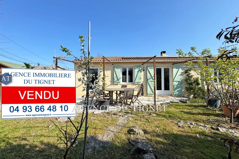 vente House Saint-cézaire-sur-siagne Calm House Saint-Cézaire-sur-Siagne Calme, to buy house 3 bedroom 90 m²