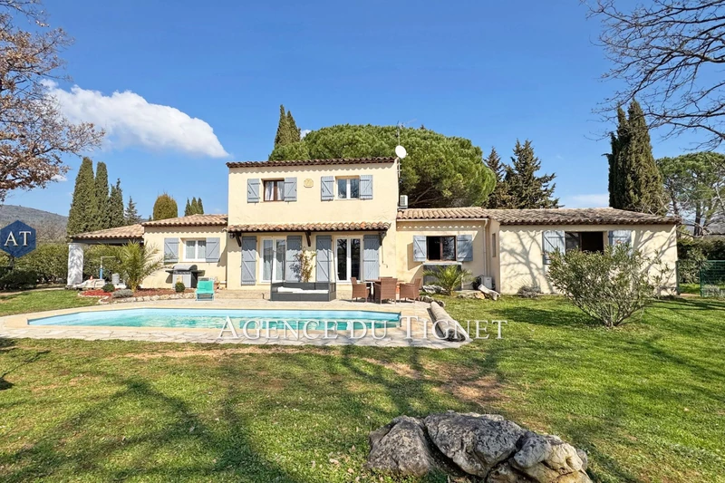 Photo Maison Saint-Cézaire-sur-Siagne Résidentiel,   achat maison  4 chambres   190&nbsp;m&sup2;