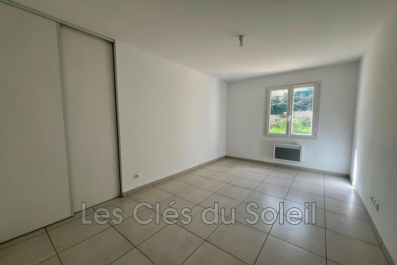 Location villa Le Revest-les-Eaux  