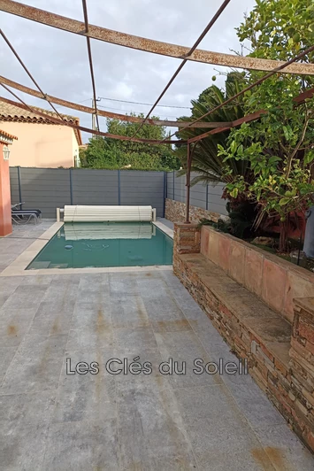 Photo n°3 - Location maison Six-Fours-les-Plages 83140 - 1 900 €