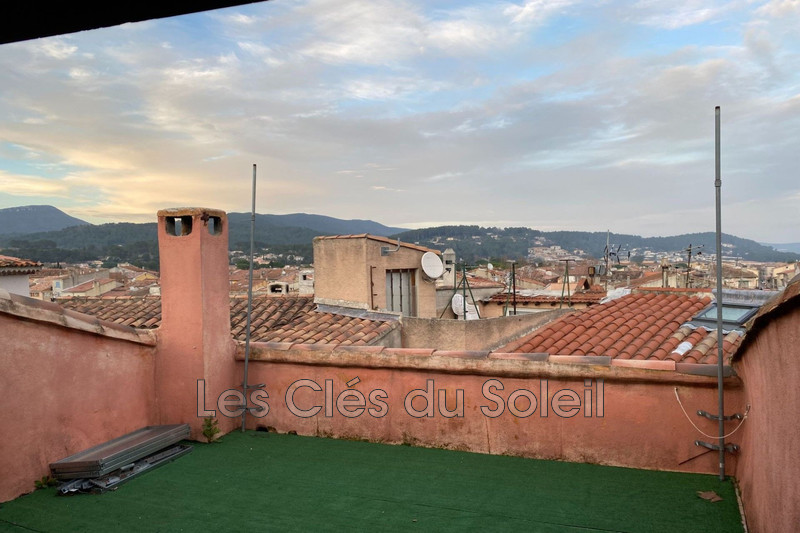 Photo n°1 - Location appartement Cuers 83390 - 900 €