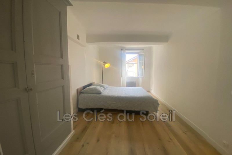 Photo n°2 - Location appartement Cuers 83390 - 580 €