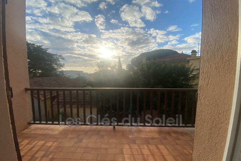 Photo n°1 - Location appartement Hyères 83400 - 740 €