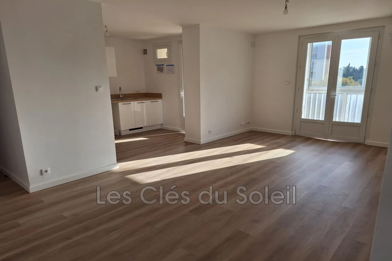 appartement  3 pièces  Toulon   61&nbsp;m&sup2; -   