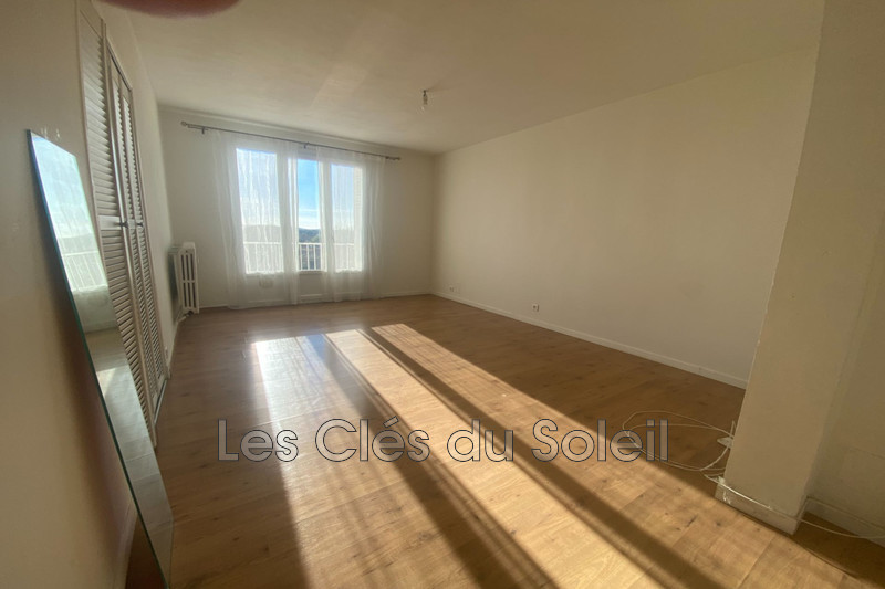 Photo n°3 - Location appartement Hyères 83400 - 860 €