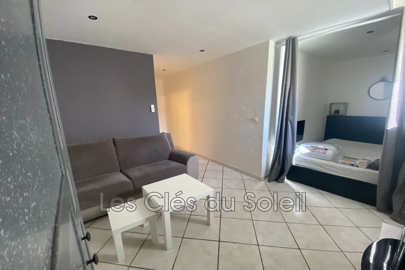 appartement  1 room  Cuers   30&nbsp;m&sup2; -   