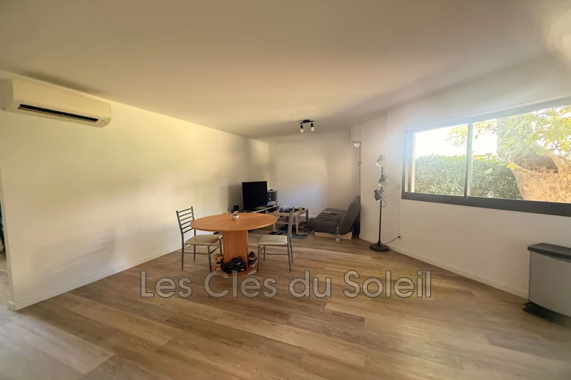 appartement  2 pièces  Hyères   49&nbsp;m&sup2; -   