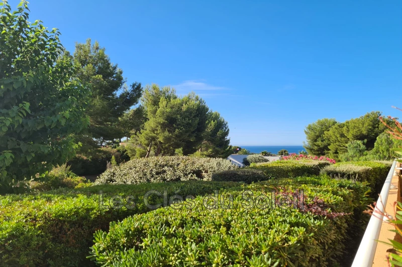 appartement  2 pièces  Bandol Chênes verts  40&nbsp;m&sup2; -   