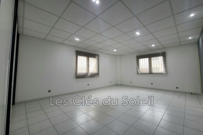 Photo n°2 - Commerce Cuers 83390 - 790 000 €