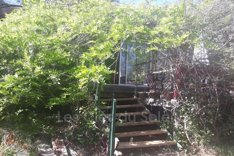 terrain  Cuers   2530&nbsp;m&sup2; -   