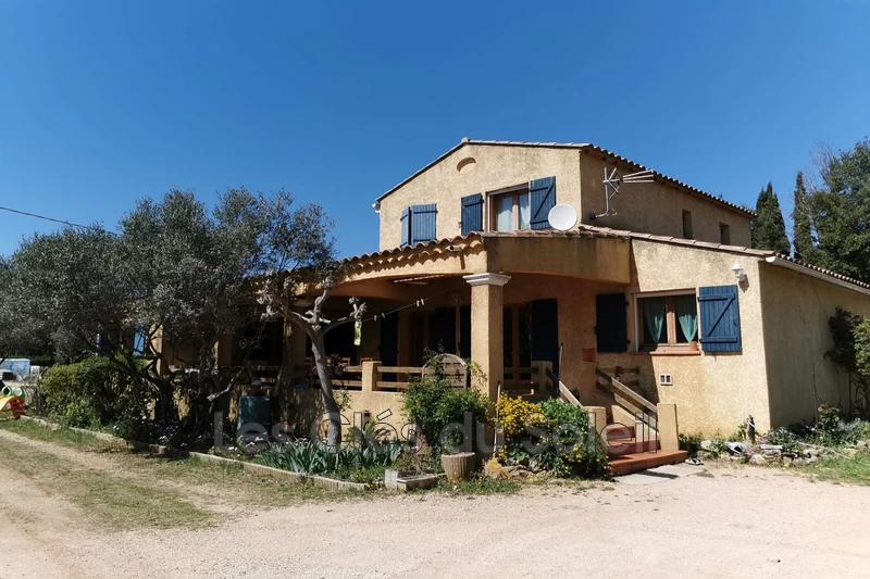 maison  4 pièces  Sainte-Anastasie-sur-Issole   135&nbsp;m&sup2; -   