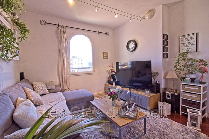 appartement  3 pièces  Toulon Mourillon  70 m² -   