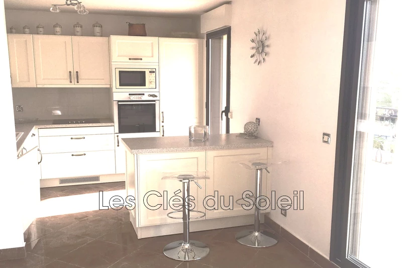 appartement  3 pièces  Hyères Secteur ouest  75&nbsp;m&sup2; -   