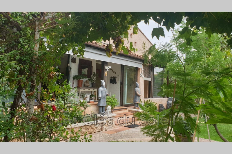 maison  4 pièces  Cuers Centre-ville  90&nbsp;m&sup2; -   