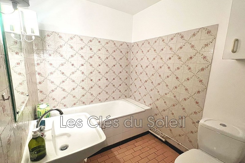 Photo n°3 - Vente appartement La Londe-les-Maures 83250 - 120 000 €