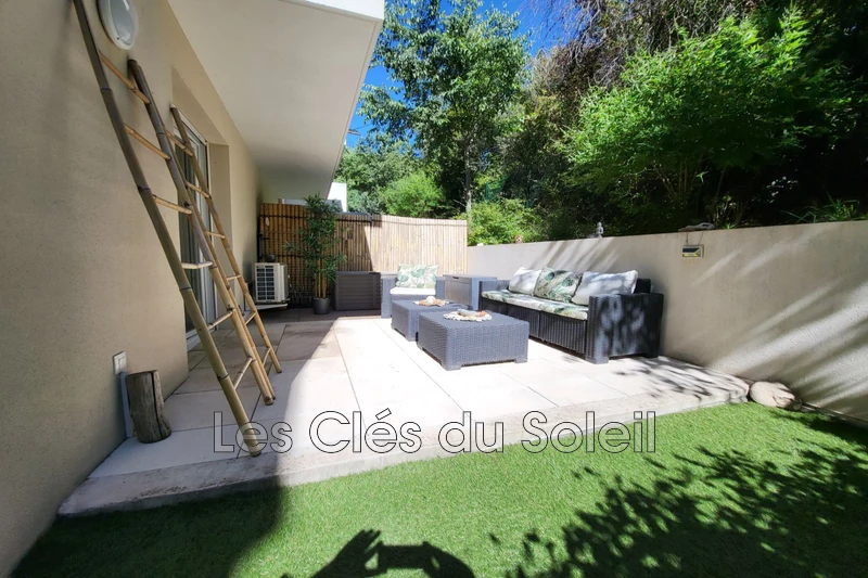 appartement  studio  Cuers Proche centre ville  30&nbsp;m&sup2; -   