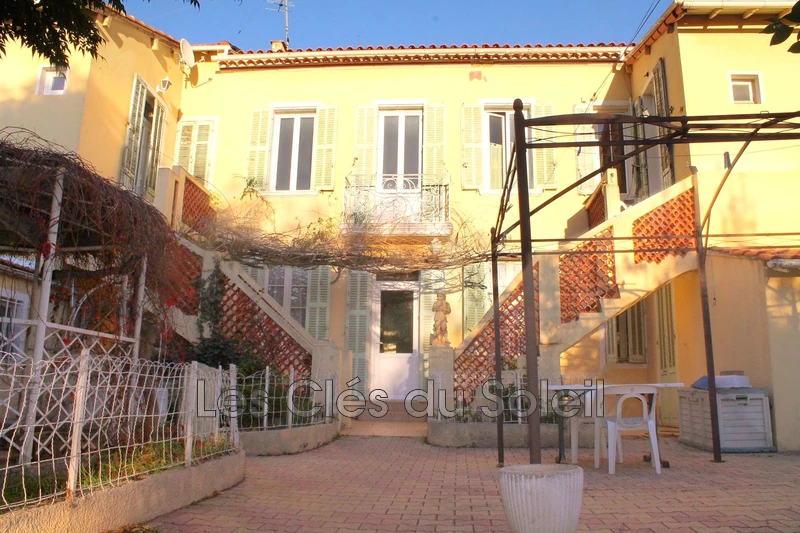 maison  14 pièces  Toulon Saint roch  300&nbsp;m&sup2; -   