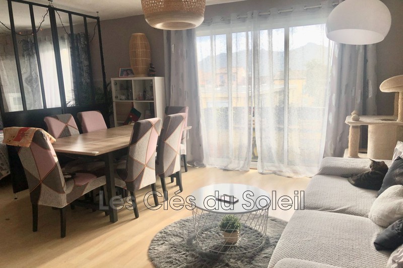 appartement  4 pièces  La Crau   77 m² -   