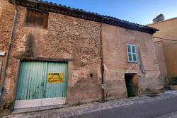 Photos  Maison de village à vendre Vins-sur-Caramy 83170
