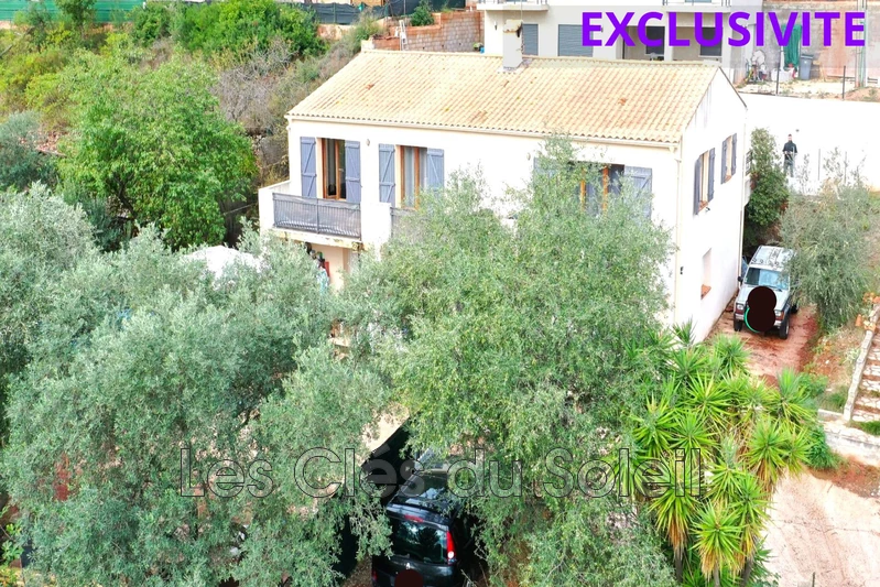 maison  7 pièces  Cuers   178 m² -   