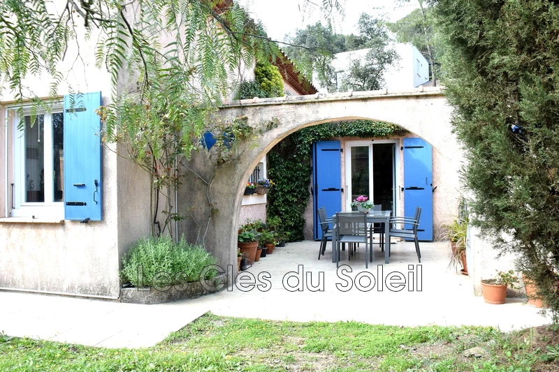 maison  5 pièces  Pierrefeu-du-Var   167 m² -   