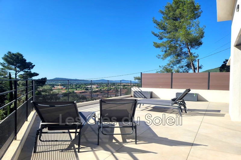 maison  3 pièces  Cuers   110 m² -   