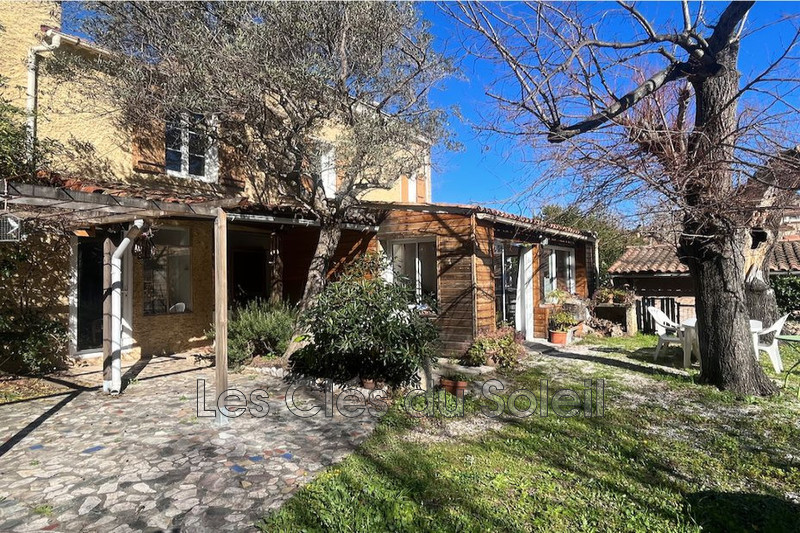 maison  6 pièces  Le Revest-les-Eaux Centre-ville  140 m² -   