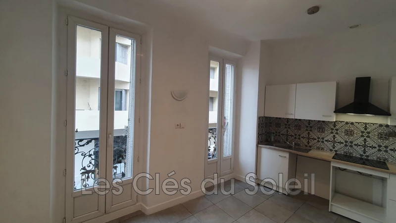 appartement  3 pièces  Toulon Champs de mars  47 m² -   