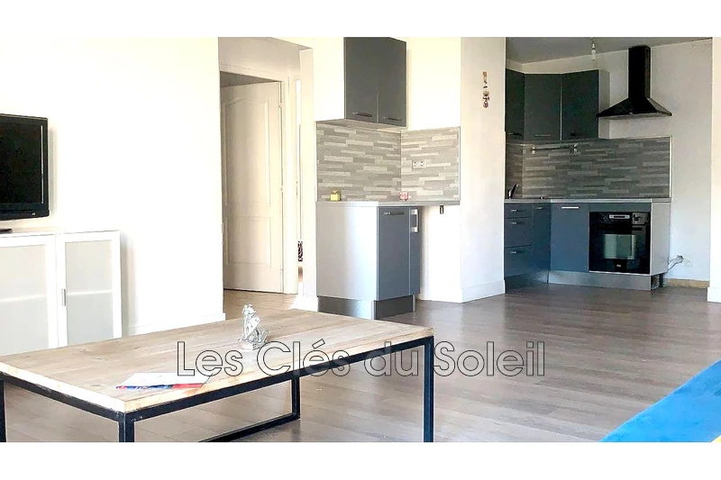appartement  3 pièces  Le Castellet Le castellet  74 m² -   